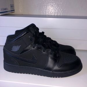 Air Jordan 1 mid, triple black